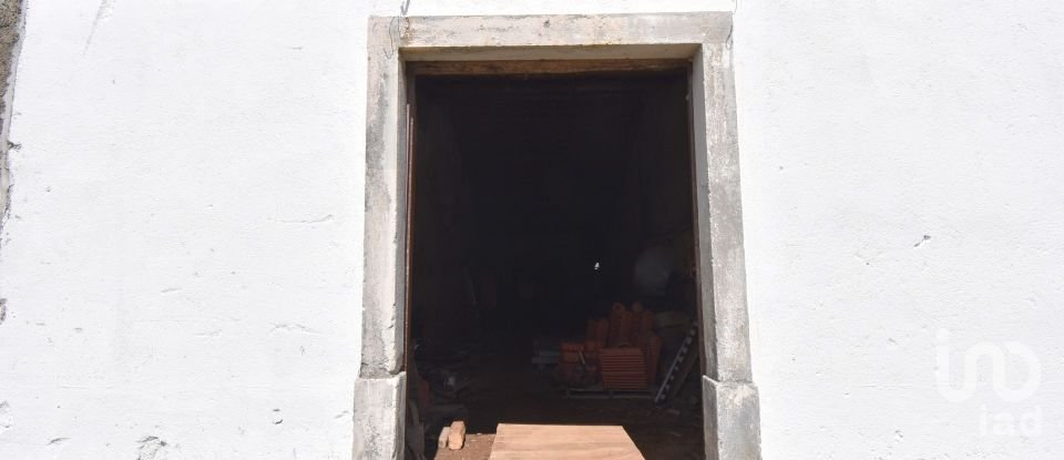 Comércio diverso em São Miguel, Santa Eufémia e Rabaçal de 470 m²