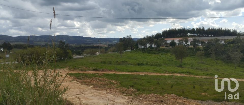 Building plot in Cadaval e Pêro Moniz of 500 m²