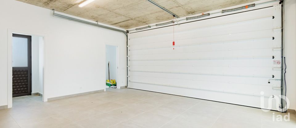 Maison T3 à Mexilhoeira Grande de 237 m²