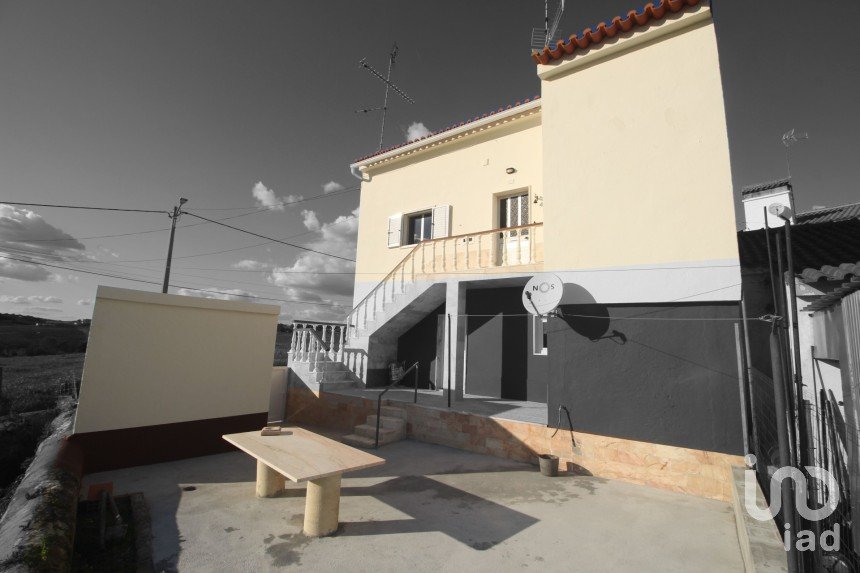 House T2 in Rio de Moinhos of 94 m²