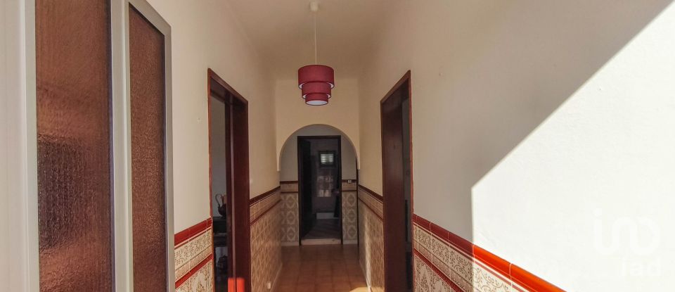 House T2 in Rio de Moinhos of 94 m²