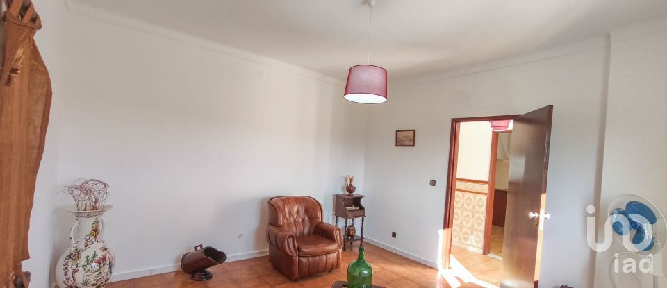 House T2 in Rio de Moinhos of 94 m²