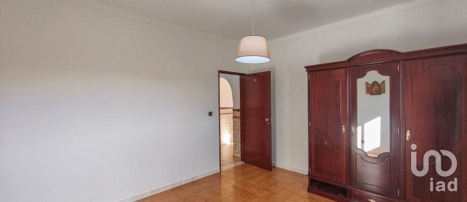 House T2 in Rio de Moinhos of 94 m²