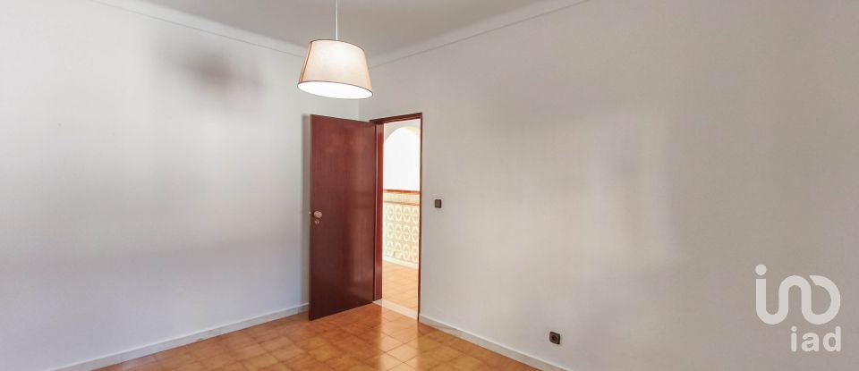 House T2 in Rio de Moinhos of 94 m²