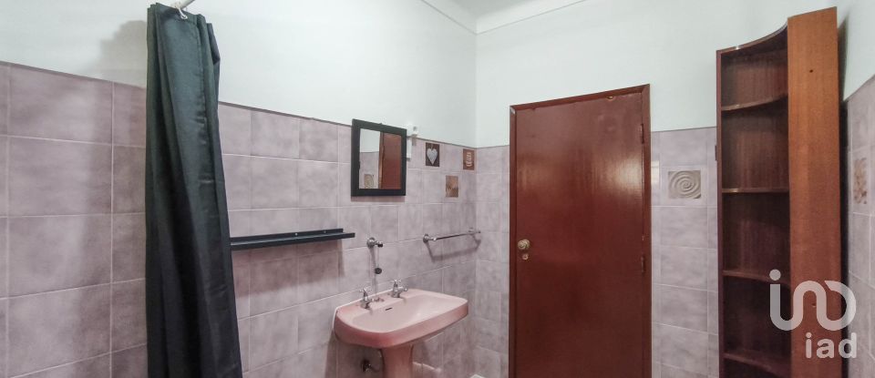 House T2 in Rio de Moinhos of 94 m²