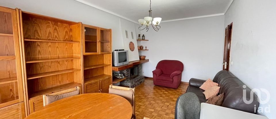 Apartment T3 in Barcelos, Vila Boa e Vila Frescainha (São Martinho e São Pedro) of 96 m²