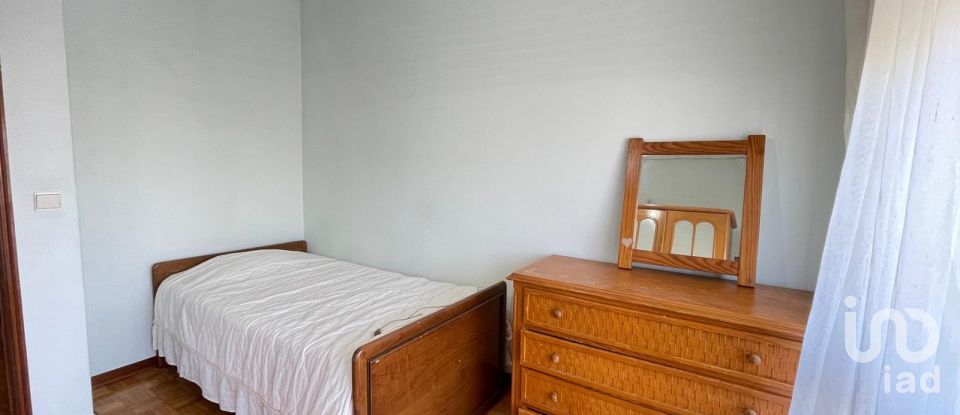 Apartment T3 in Barcelos, Vila Boa e Vila Frescainha (São Martinho e São Pedro) of 96 m²