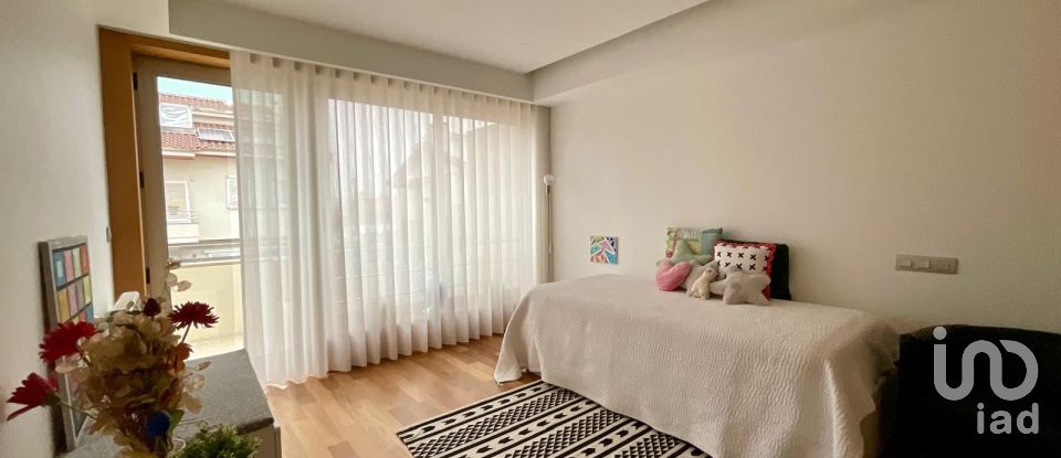 Lodge T4 in Arcozelo of 259 m²