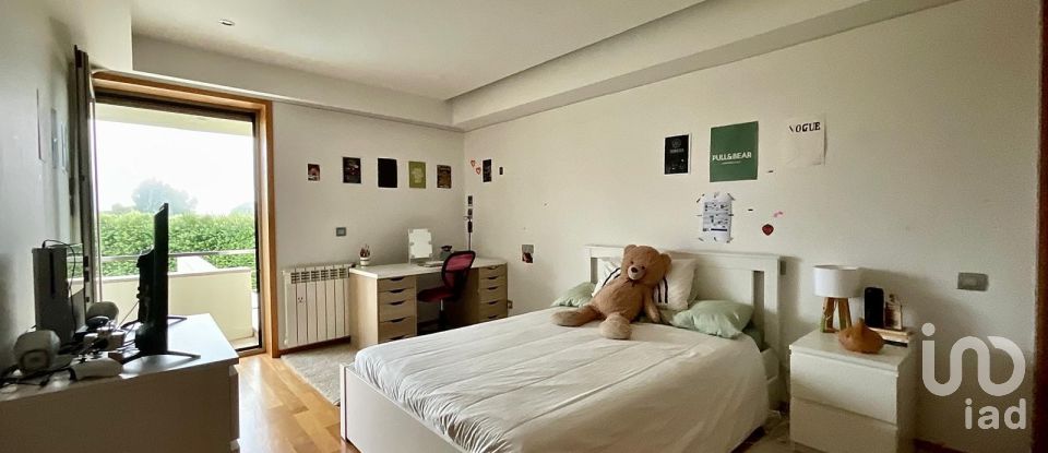 Lodge T4 in Arcozelo of 259 m²