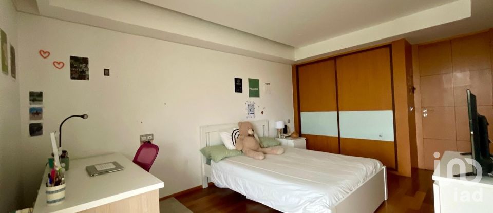 Lodge T4 in Arcozelo of 259 m²