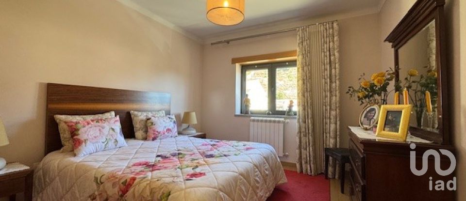 Village house T4 in Troviscal of 359 m²