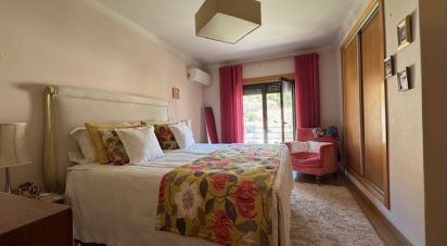 Maison de village T4 à Troviscal de 359 m²