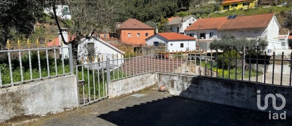 Village house T4 in Troviscal of 359 m²