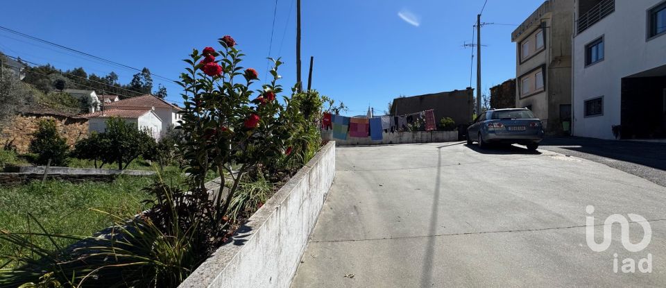 Village house T4 in Troviscal of 359 m²