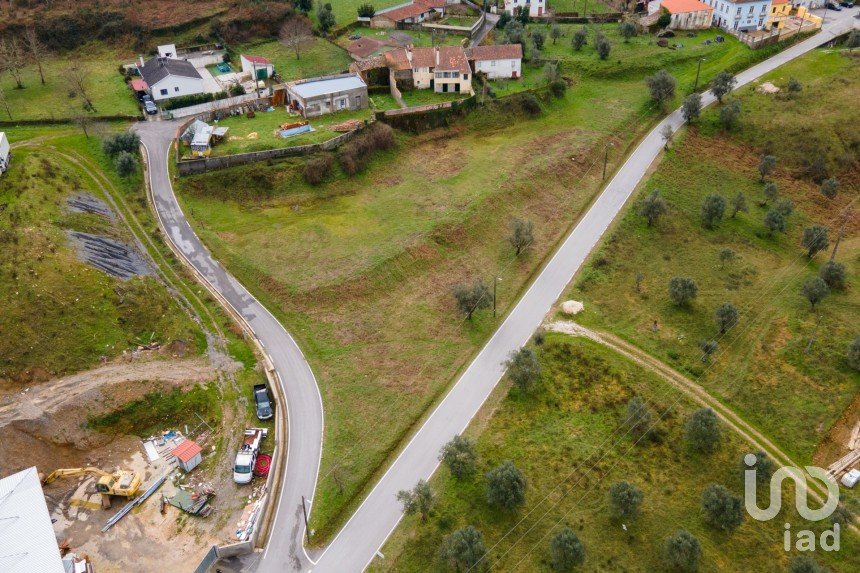 Terreno em Arganil de 2 700 m²