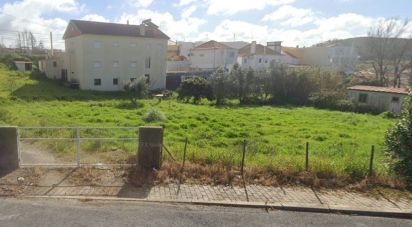 Terrain à bâtir à Igreja Nova e Cheleiros de 940 m²