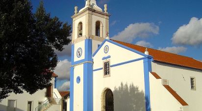 Terrain à bâtir à Igreja Nova e Cheleiros de 940 m²