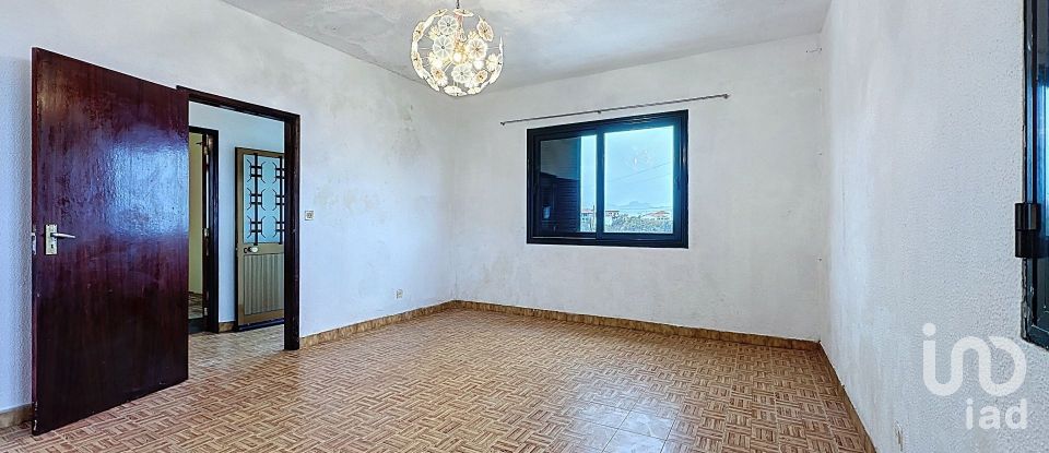 House T2 in Santana of 2,890 m²