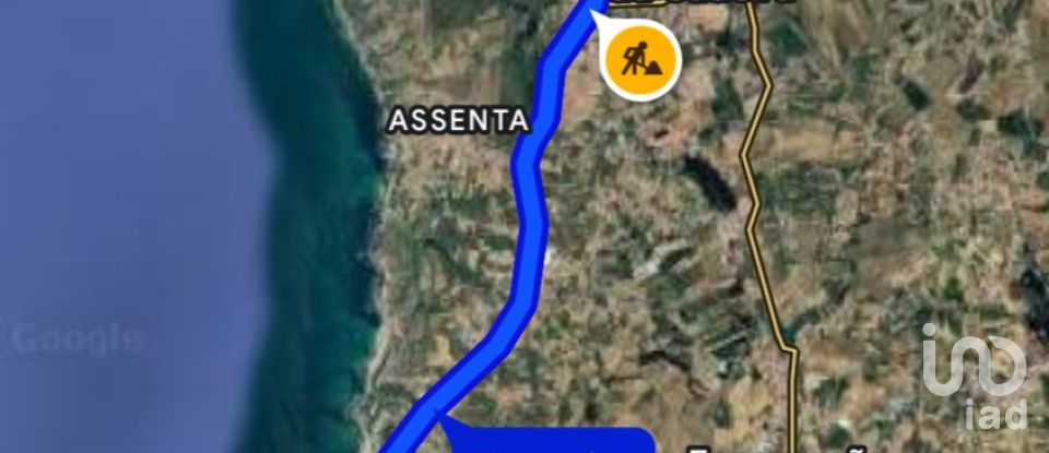 Terreno urbano em São Pedro da Cadeira de 557 m²