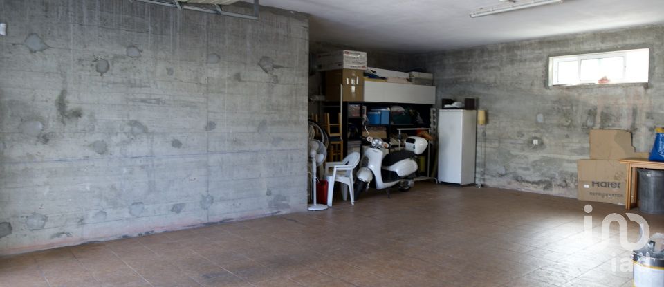 Moradia T3 em Palmeira de Faro e Curvos de 350 m²