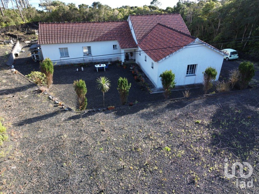 Maison T3 à São Caetano de 220 m²