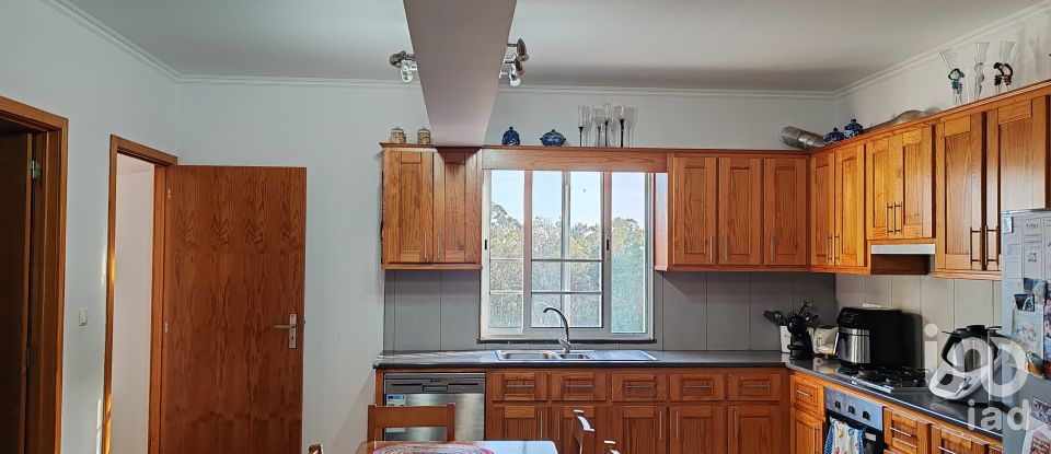 Maison T3 à São Caetano de 220 m²