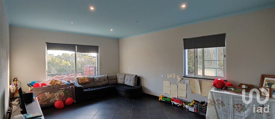 Maison T3 à São Caetano de 220 m²