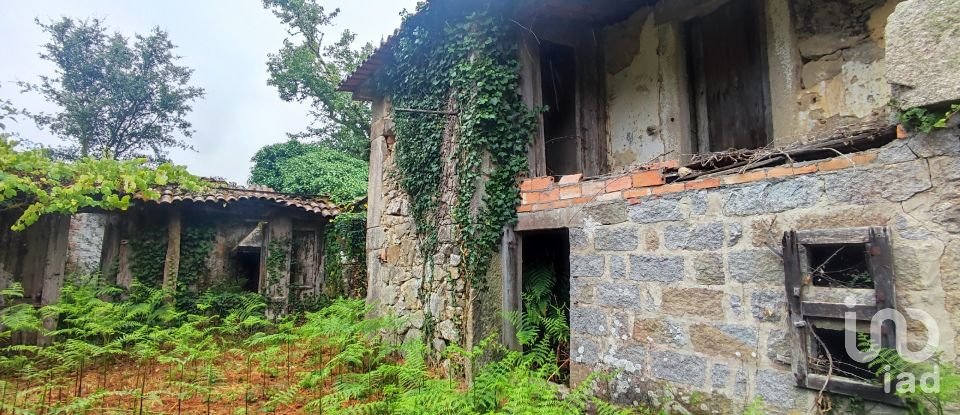 Maison T4 à Covas de 360 m²