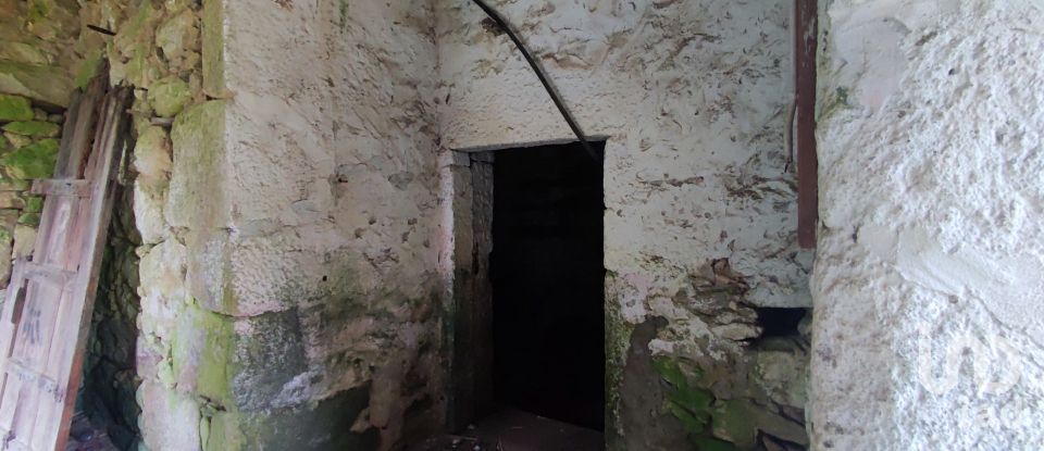 Maison T4 à Covas de 360 m²