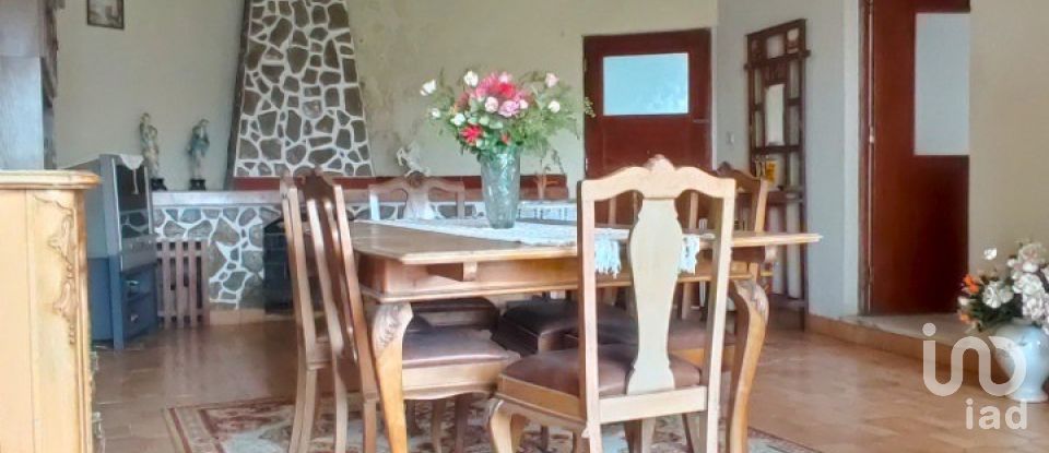 Moradia T4 em Covas e Vila Nova de Oliveirinha de 150 m²