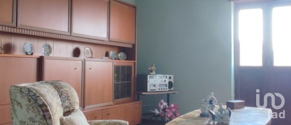 Moradia T4 em Covas e Vila Nova de Oliveirinha de 150 m²