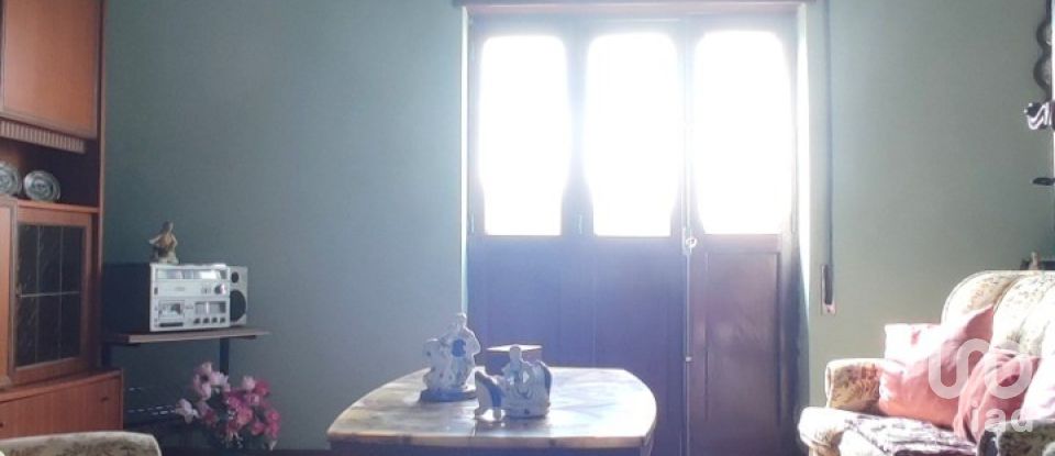 Moradia T4 em Covas e Vila Nova de Oliveirinha de 150 m²