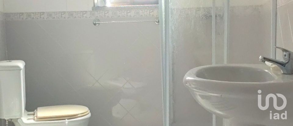 Moradia T4 em Covas e Vila Nova de Oliveirinha de 150 m²