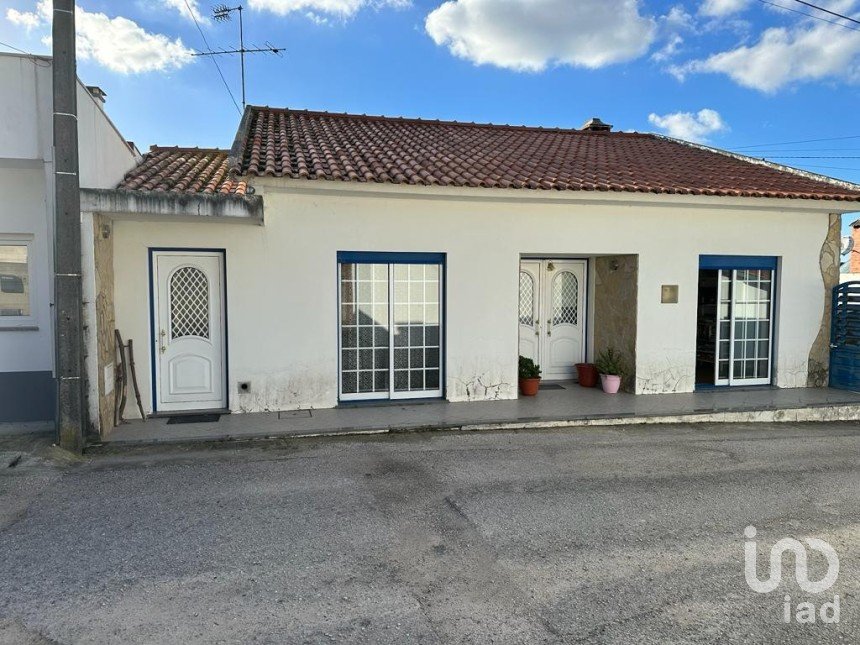 Casa tradicional T5 em Pataias e Martingança de 276 m²