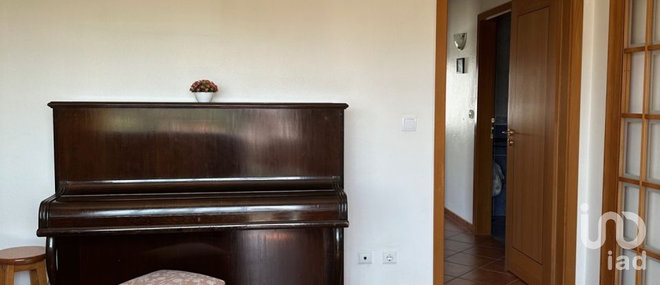 Casa tradicional T5 em Pataias e Martingança de 276 m²