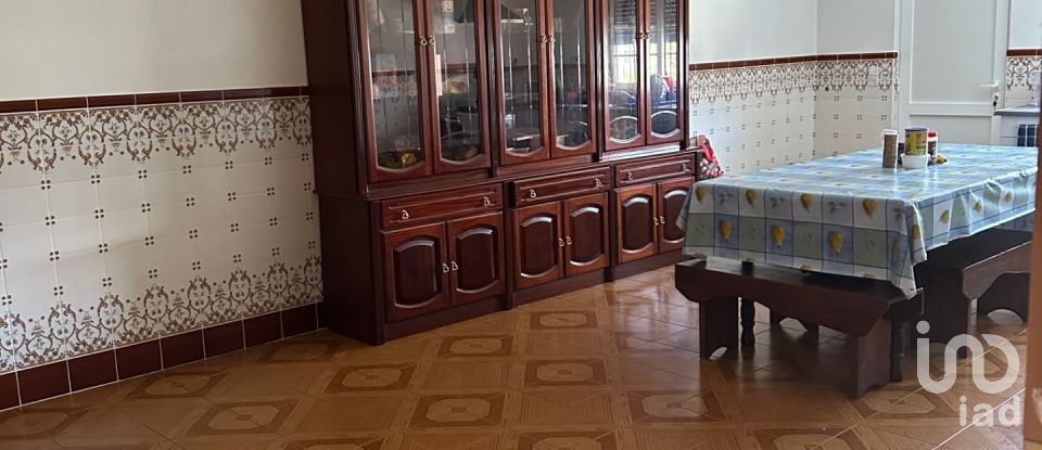 Casa tradicional T5 em Pataias e Martingança de 276 m²