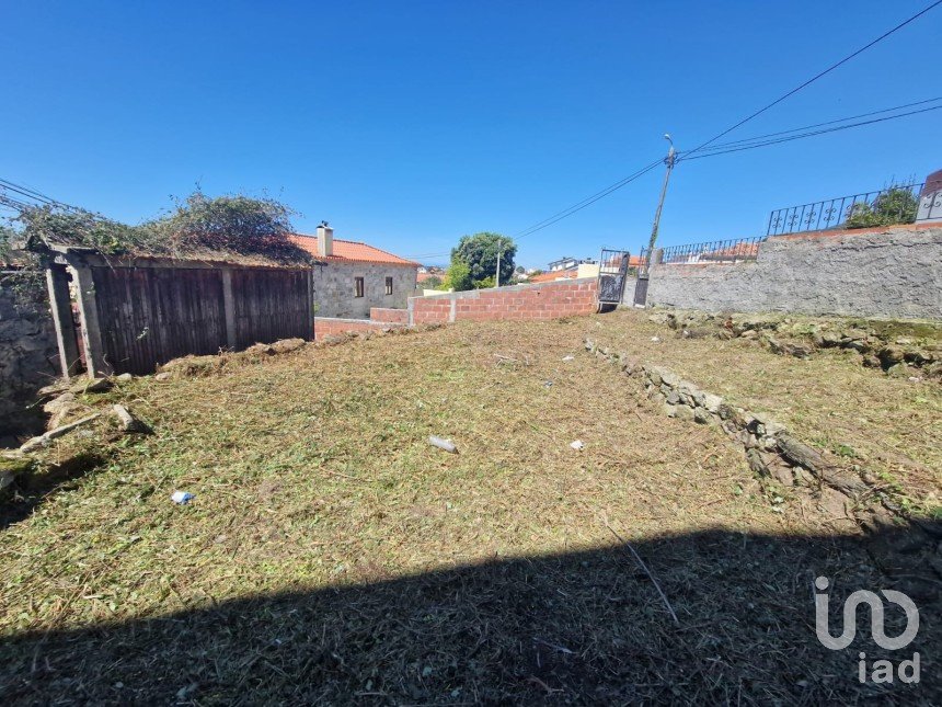 Terreno urbano em Areosa de 432 m²