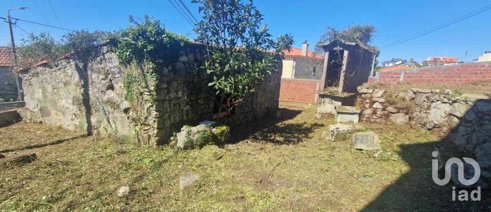 Terreno urbano em Areosa de 432 m²