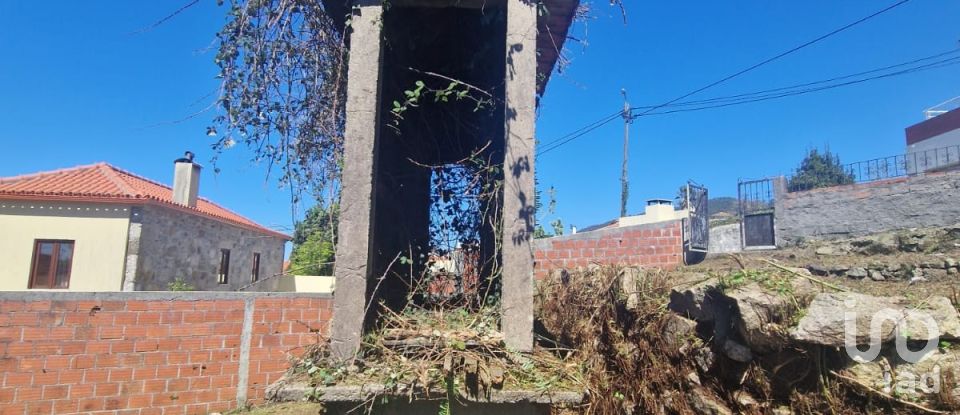 Terreno urbano em Areosa de 432 m²