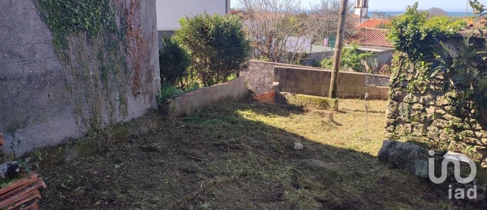 Terreno urbano em Areosa de 432 m²