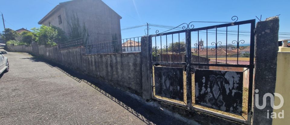 Terreno urbano em Areosa de 432 m²