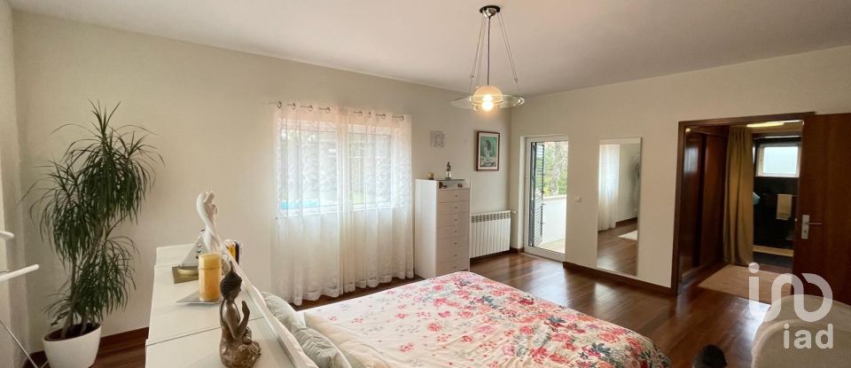 Moradia T3 em Palmeira de Faro e Curvos de 350 m²