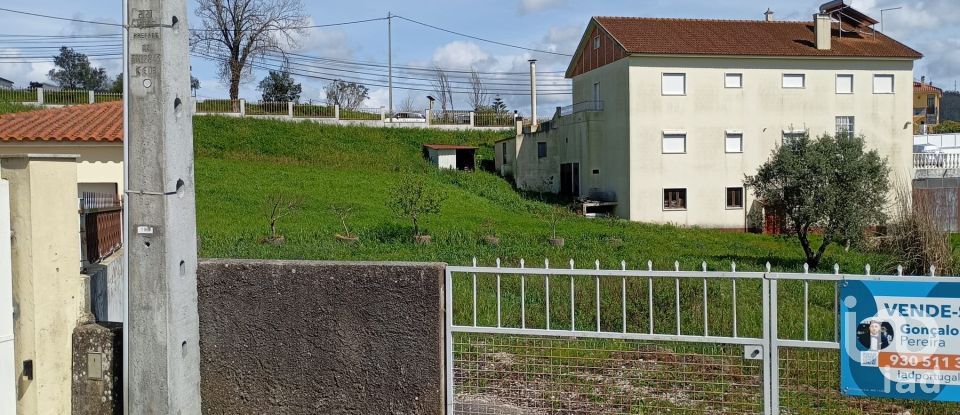 Terreno urbano em Igreja Nova e Cheleiros de 940 m²