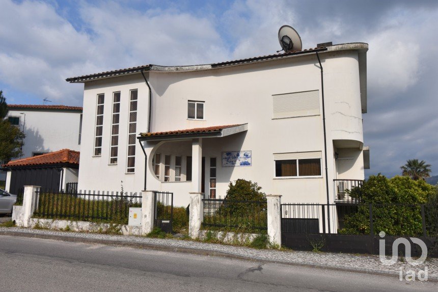 Maison traditionnelle T4 à Miranda do Corvo de 385 m²