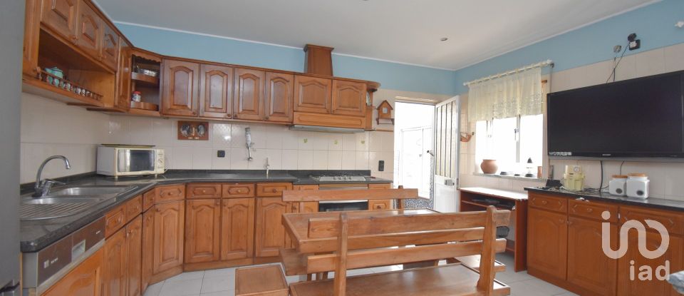 Maison traditionnelle T4 à Miranda do Corvo de 385 m²