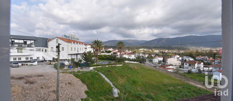 Maison traditionnelle T4 à Miranda do Corvo de 385 m²