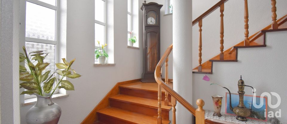 Maison traditionnelle T4 à Miranda do Corvo de 385 m²