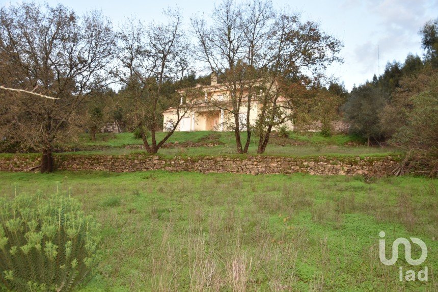 Moradia T5 em Igreja Nova do Sobral de 240 m²