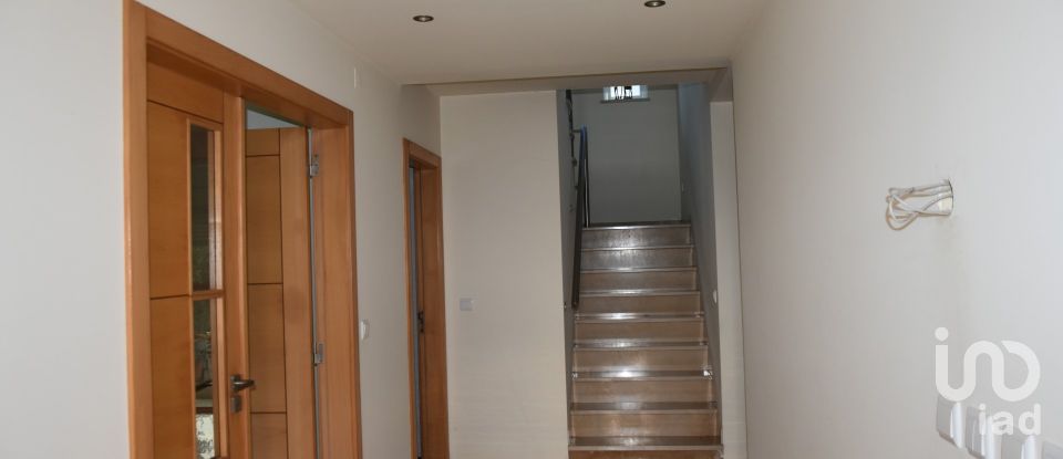 Moradia T5 em Igreja Nova do Sobral de 240 m²