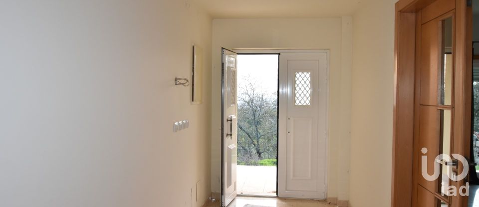 Moradia T5 em Igreja Nova do Sobral de 240 m²